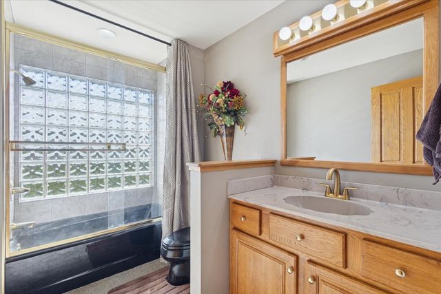 97 Highcrest Court, Shannon, IL 61078