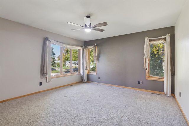 97 Highcrest Court, Shannon, IL 61078