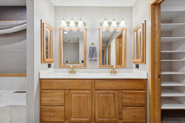 97 Highcrest Court, Shannon, IL 61078