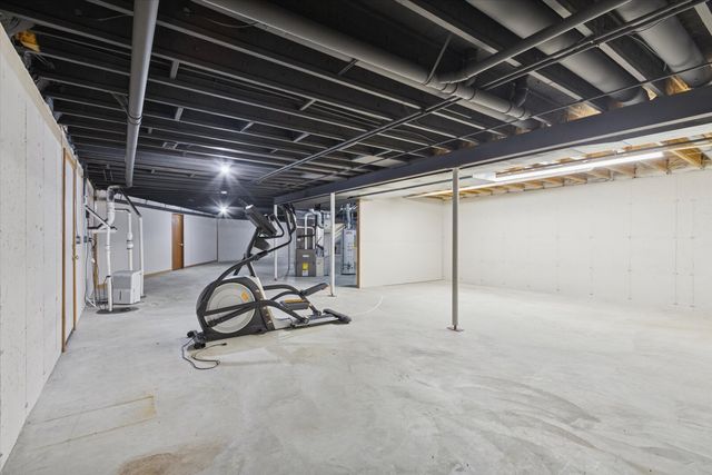 97 Highcrest Court, Shannon, IL 61078