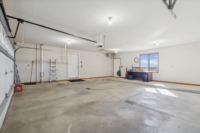 97 Highcrest Court, Shannon, IL 61078