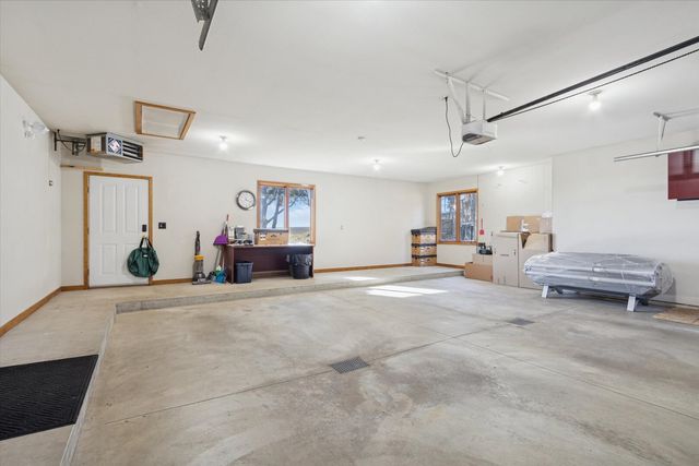 97 Highcrest Court, Shannon, IL 61078