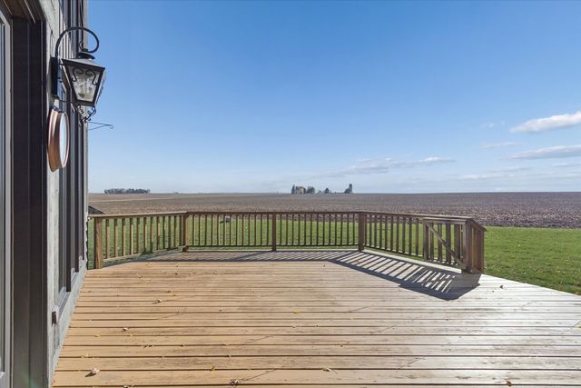 97 Highcrest Court, Shannon, IL 61078