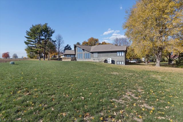 97 Highcrest Court, Shannon, IL 61078