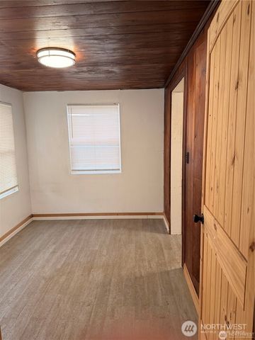 1910 Bowman Avenue NW, Olympia, WA 98502