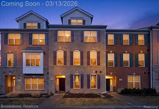 2721 S Spurway Drive, Ann Arbor, MI 48105