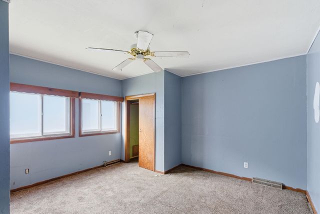 2327 N Market St, Wichita, KS 67219