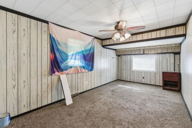 2327 N Market St, Wichita, KS 67219