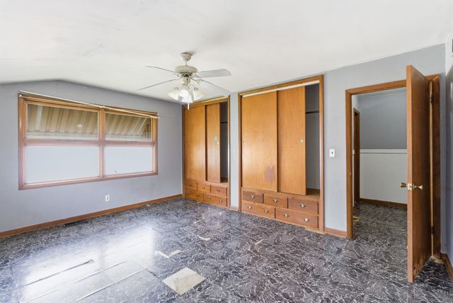 2327 N Market St, Wichita, KS 67219