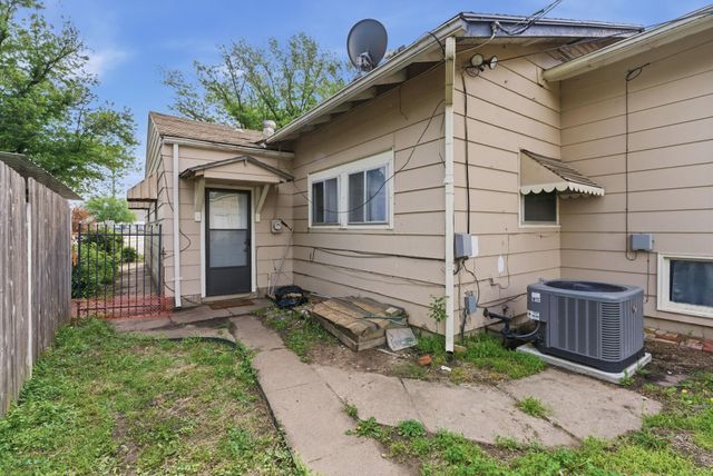 2327 N Market St, Wichita, KS 67219