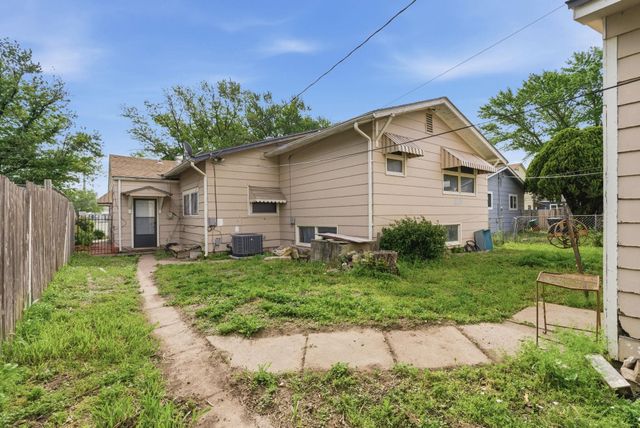 2327 N Market St, Wichita, KS 67219