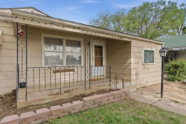2327 N Market St, Wichita, KS 67219