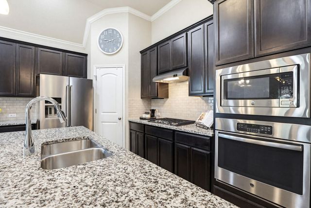 165 Senna DR, Dripping Springs, TX 78620