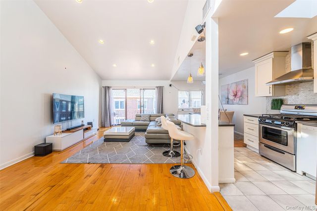 12012 Riviera Court 20B, College Point, NY 11356