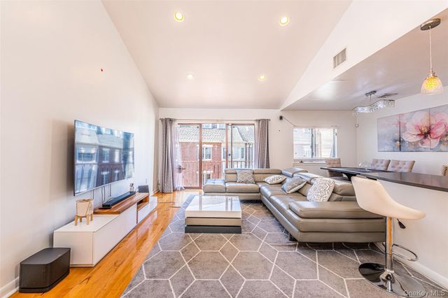 12012 Riviera Court 20B, College Point, NY 11356