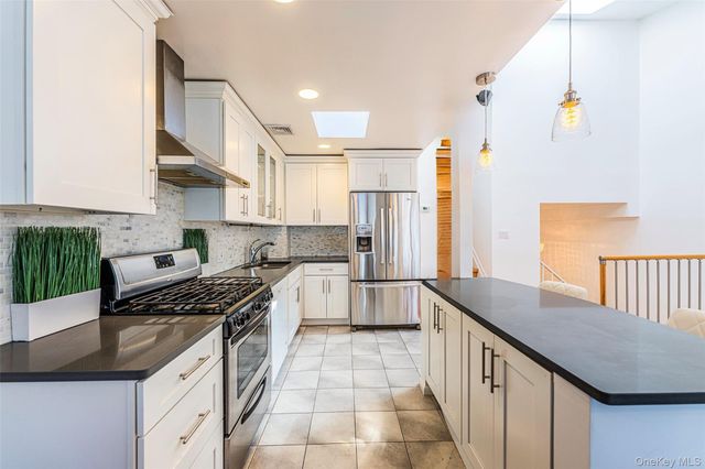 12012 Riviera Court 20B, College Point, NY 11356