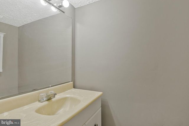 8524 BLUE ROCK LN, Lorton, VA 22079