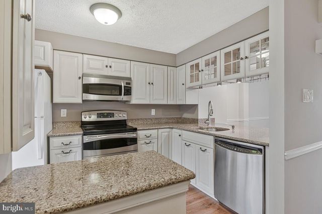 8524 BLUE ROCK LN, Lorton, VA 22079