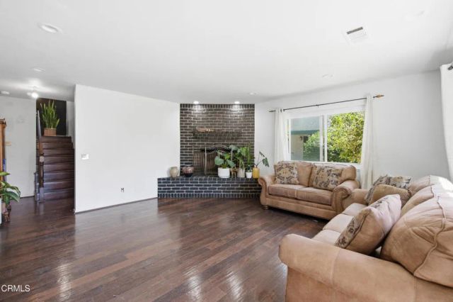 1957 Grand Avenue, Ventura, CA 93003