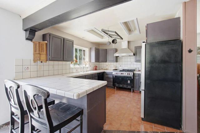 1957 Grand Avenue, Ventura, CA 93003