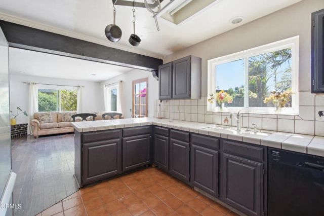 1957 Grand Avenue, Ventura, CA 93003