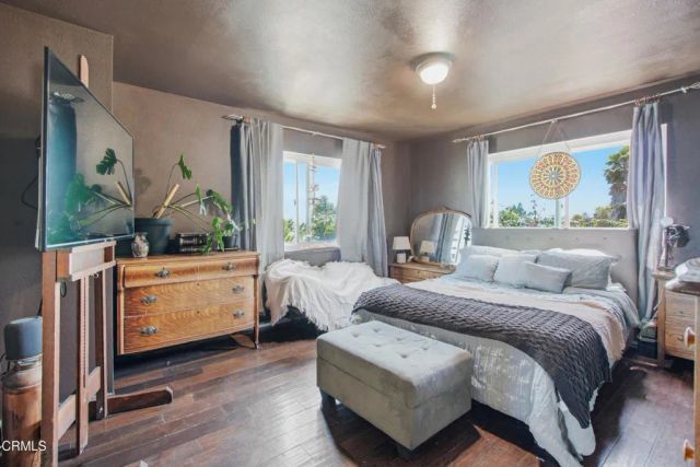 1957 Grand Avenue, Ventura, CA 93003