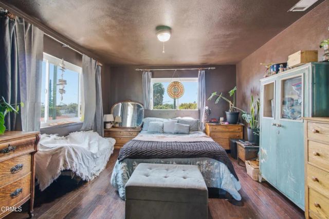 1957 Grand Avenue, Ventura, CA 93003
