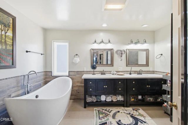 1957 Grand Avenue, Ventura, CA 93003