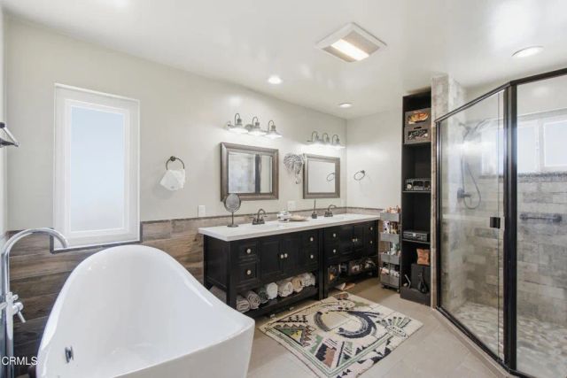 1957 Grand Avenue, Ventura, CA 93003