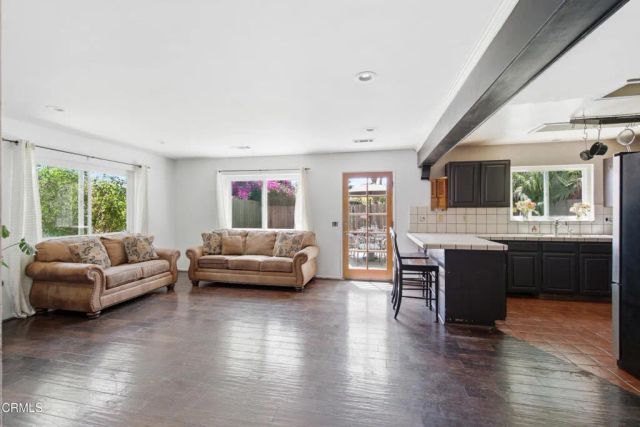 1957 Grand Avenue, Ventura, CA 93003