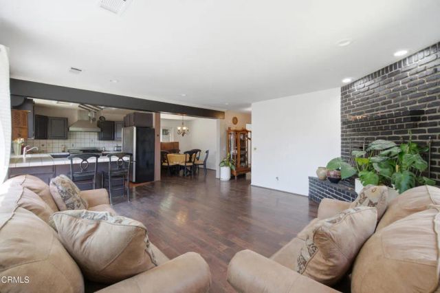 1957 Grand Avenue, Ventura, CA 93003