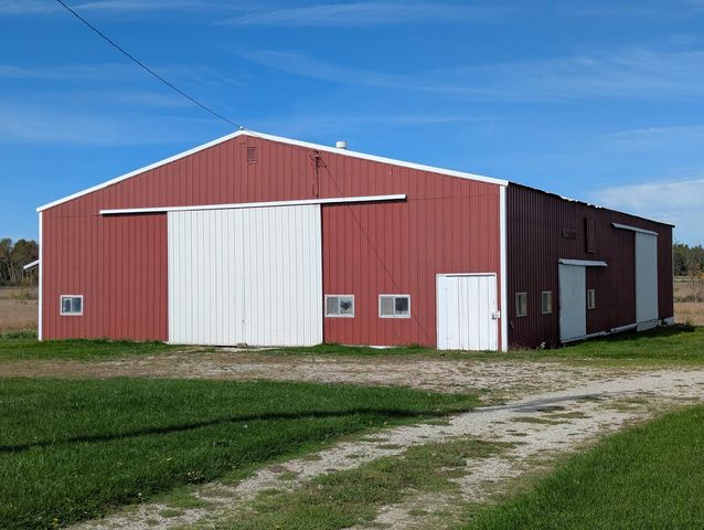 1409 N Crawford Road, Turner, MI 48765