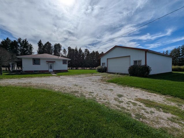 1409 N Crawford Road, Turner, MI 48765