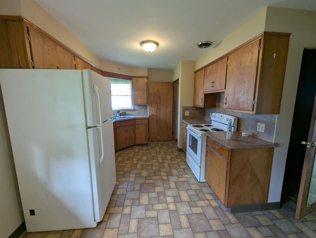 1409 N Crawford Road, Turner, MI 48765