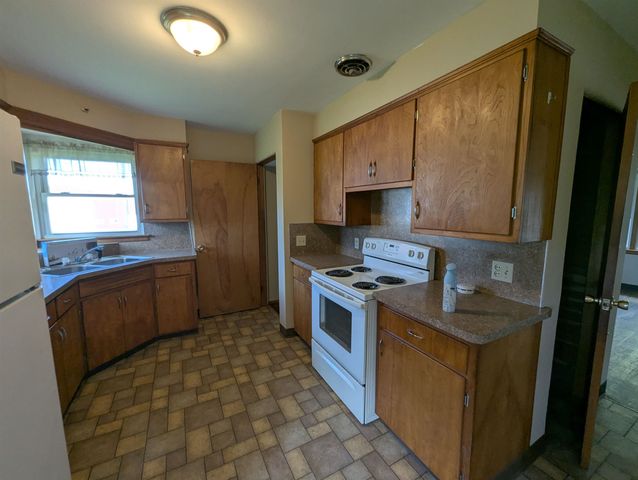 1409 N Crawford Road, Turner, MI 48765