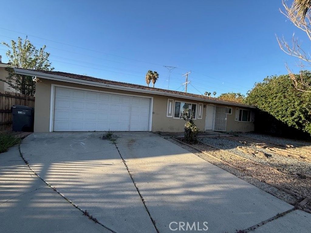 Image 2 of property listing at 43441 Acacia, Hemet, CA 92544