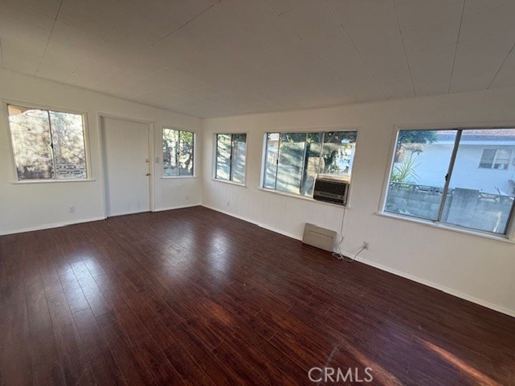 Image 22 of property listing at 43441 Acacia, Hemet, CA 92544