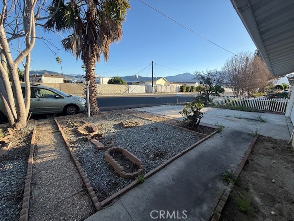 Image 4 of property listing at 43441 Acacia, Hemet, CA 92544