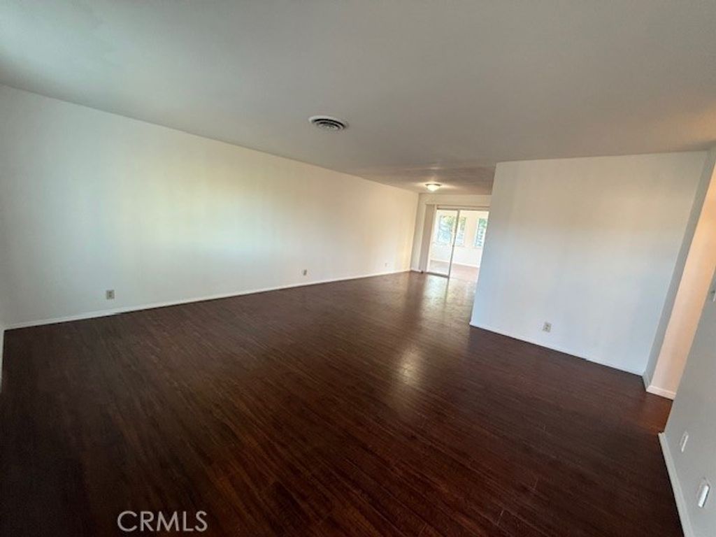 Image 7 of property listing at 43441 Acacia, Hemet, CA 92544