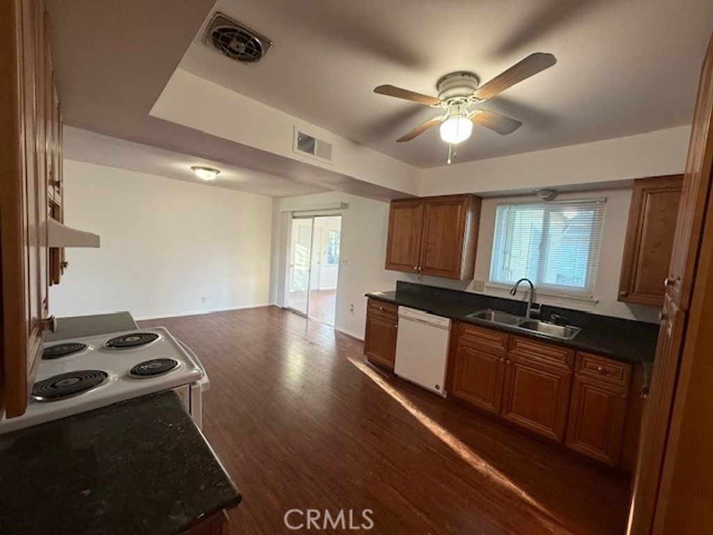 Image 9 of property listing at 43441 Acacia, Hemet, CA 92544