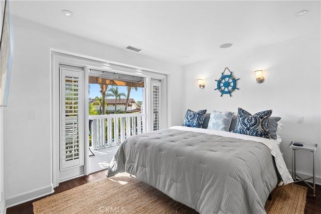 1030 Bayside Cove 702, Newport Beach, CA 92660