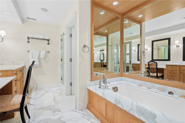 1030 Bayside Cove 702, Newport Beach, CA 92660