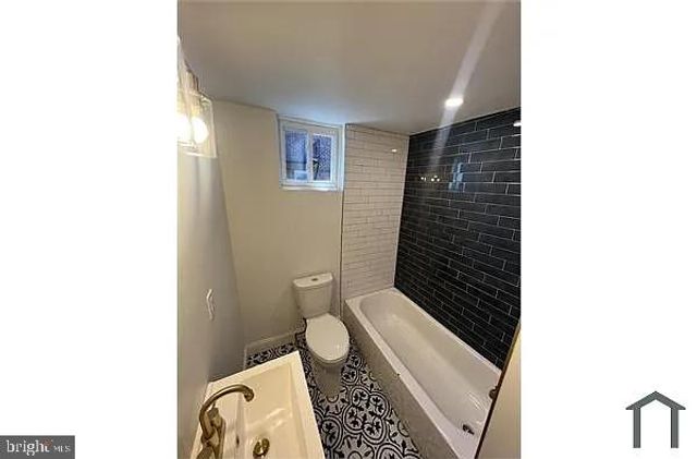 104 OAK AVE, Lansdowne, PA 19050