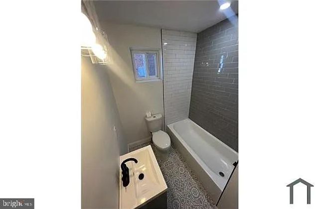 104 OAK AVE, Lansdowne, PA 19050