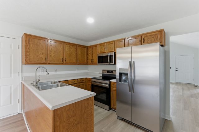 327 June Dr, Lebanon, TN 37087