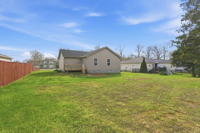 327 June Dr, Lebanon, TN 37087