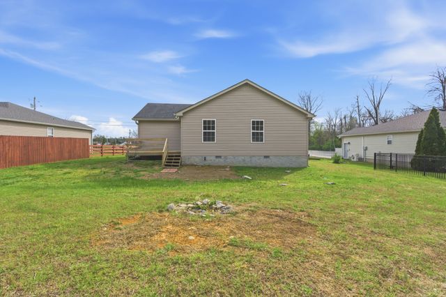 327 June Dr, Lebanon, TN 37087