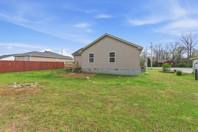 327 June Dr, Lebanon, TN 37087