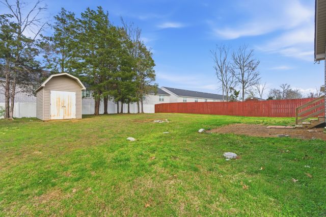 327 June Dr, Lebanon, TN 37087