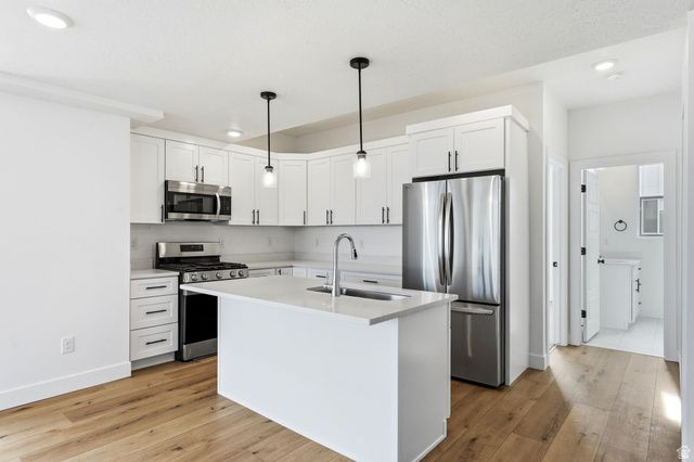 144 CHAMBORD CT, Sandy, UT 84070